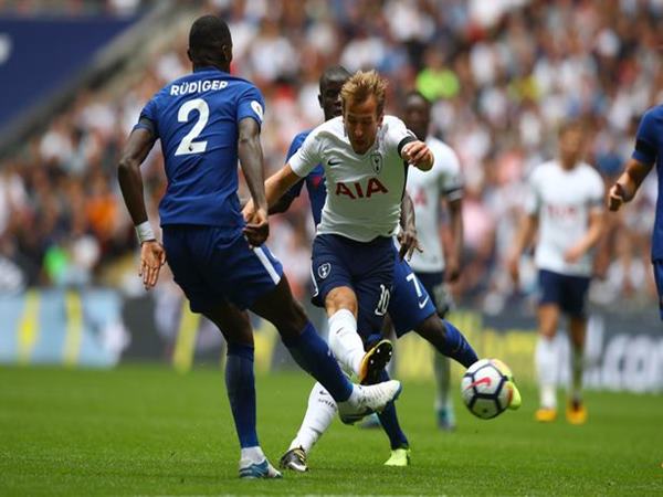 Tottenham đối đầu với Chelsea