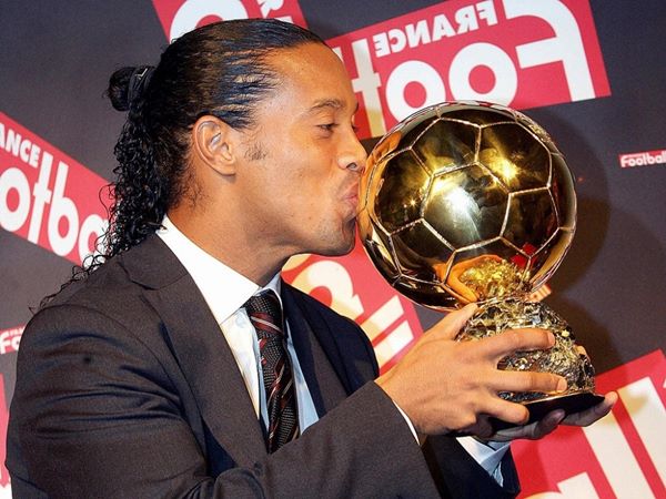 Ronaldinho có bao nhiêu quả bóng vàng trong sự nghiệp?