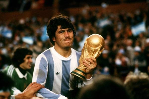 Hậu vệ ghi bàn xuất sắc Hậu vệ ghi bàn xuất sắc