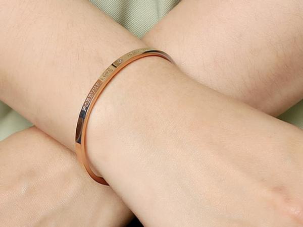 Chiêm bao thấy bán vòng vàng