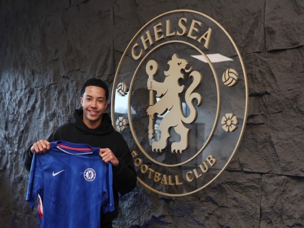 Tin Chelsea: Chính thức công bố Yisa Alao tân binh đầu tiên