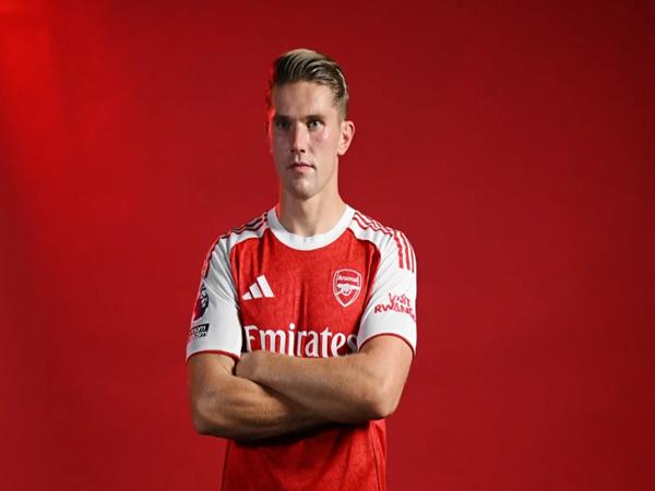 Áp đảo trong những pha tranh chấp tay đôi