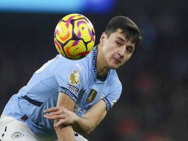 Những trở ngại trong thương vụ Chelsea mua Khusanov